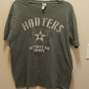 Hooters Supports our Troops Tshirt